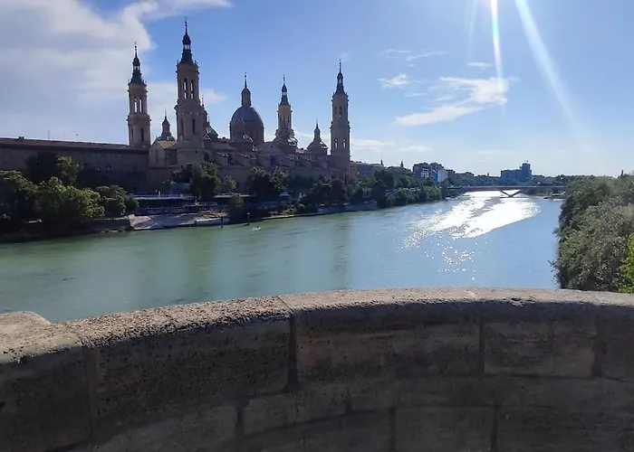 Cerca De Basilica De Pilar Zaragoza